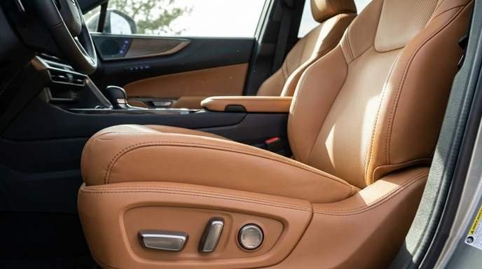 Lexus Premium vs Luxury