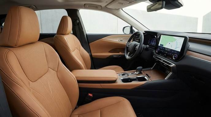 Lexus Premium vs Luxury